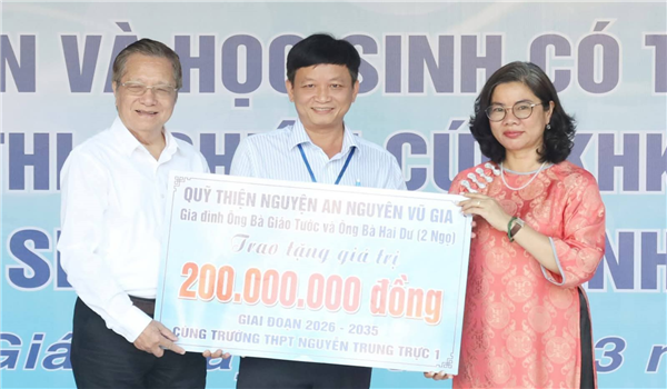 Trường THPT Nguyễn Trung Trực 1 tuyên dương khen thưởng cuộc thi KHKT cấp Quốc gia và HSG cấp tỉnh năm học 2025-2026