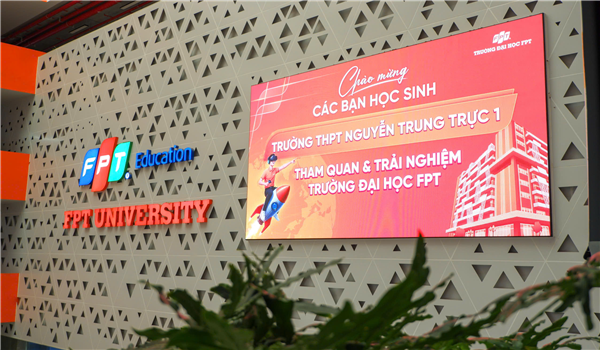 Học sinh Trường THPT Nguyễn Trung Trực 1 trải nghiệm tư vấn hướng nghiệp tại các trường Đại học